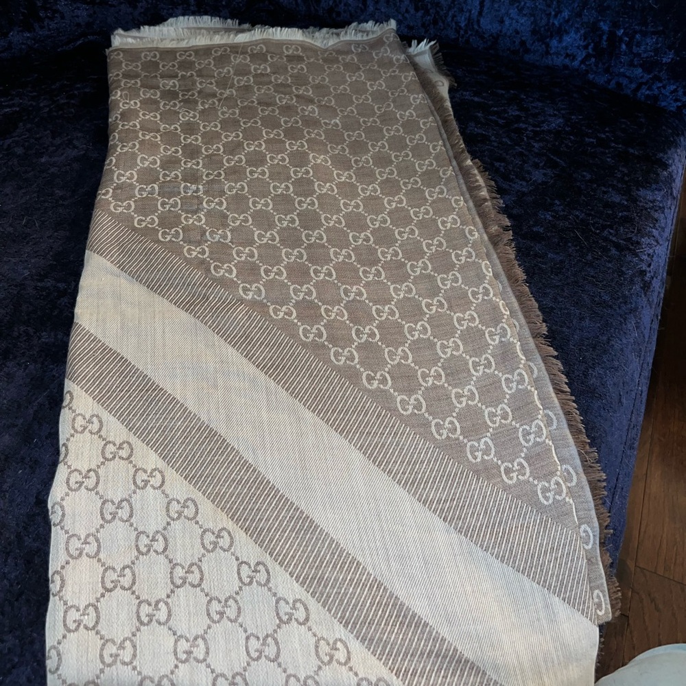 Authentic Gucci Scarf SLIDE FOR PICS